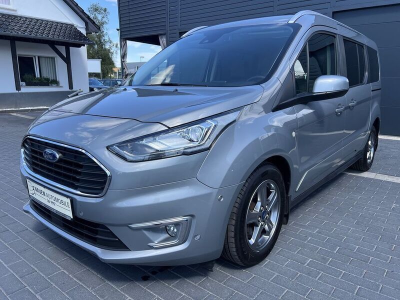 Grau Gebraucht 2021 Ford Grand Tourneo Connect Titanium Van / Kleinbus | 26.970 € (Fairer Preis) - Bild 1/4