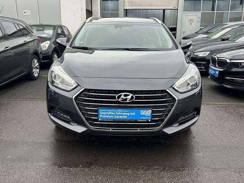 Gebraucht Hyundai i40 Style 141 PS (103 kW) 2017 Grau Kombi