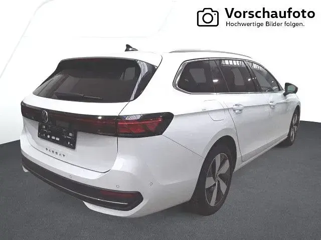 Gebraucht VW Passat Business 150 PS (110 kW) 2025 Weiß Kombi