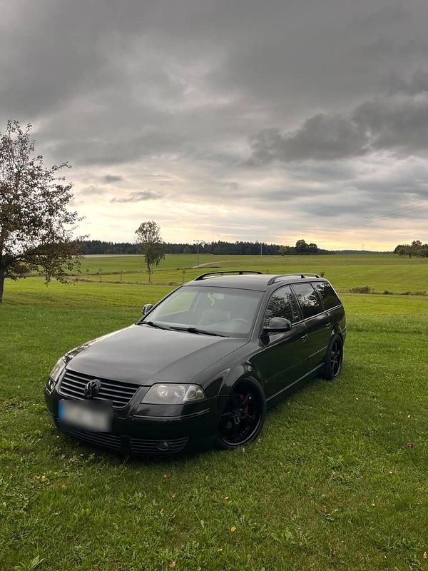 Schwarz Gebraucht 2001 VW Passat Kombi | 4.000 € - Bild 1/4