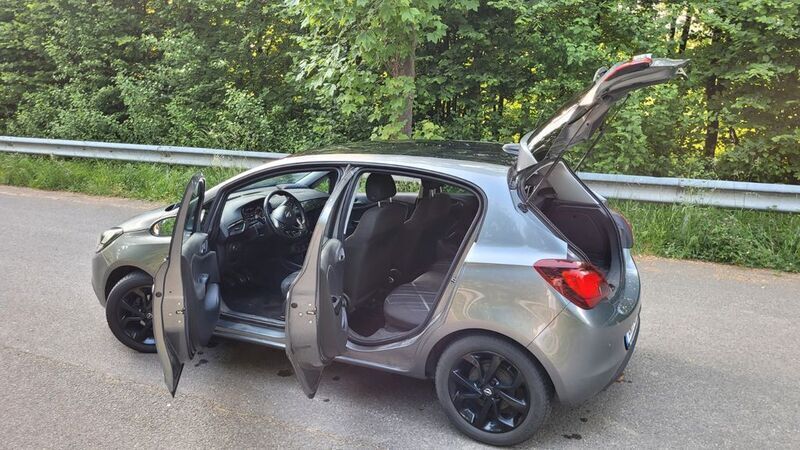 Grau Gebraucht 2018 Opel Corsa Selection Kleinwagen | 6.400 € (Fairer Preis) - Bild 1/3
