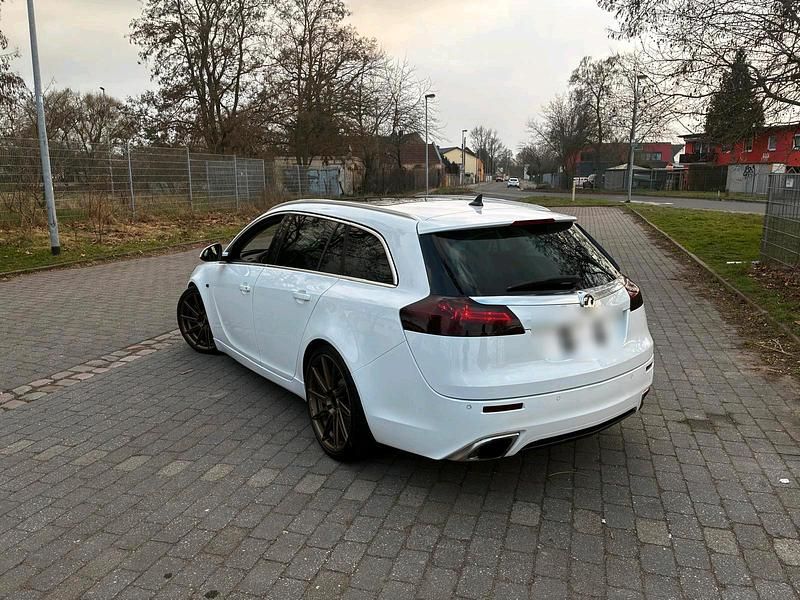 Gebraucht Opel Insignia OPC 325 PS (239 kW) 2011 Weiß Kombi