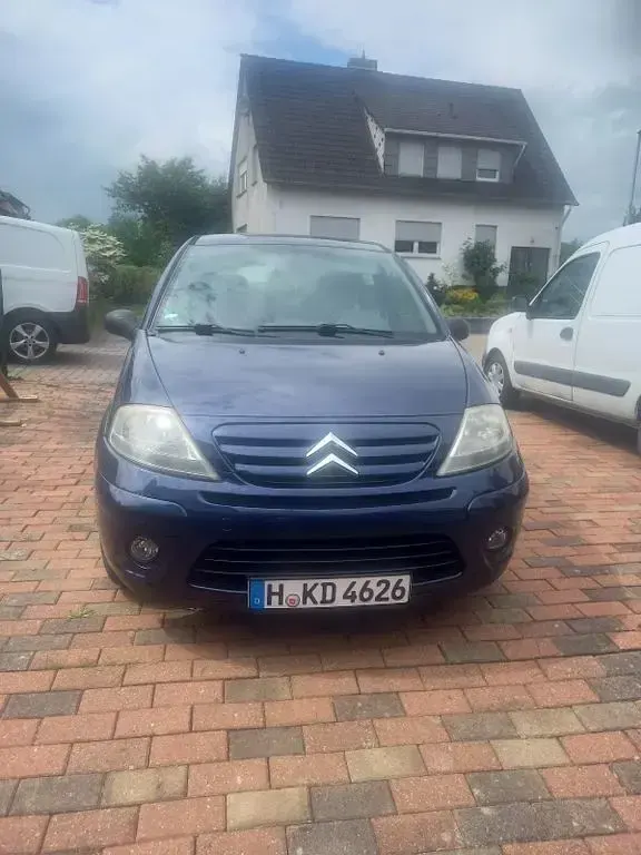 Usado Citroën C3 Comfort 60 CV (44 kW) 2008 Azul Berlina