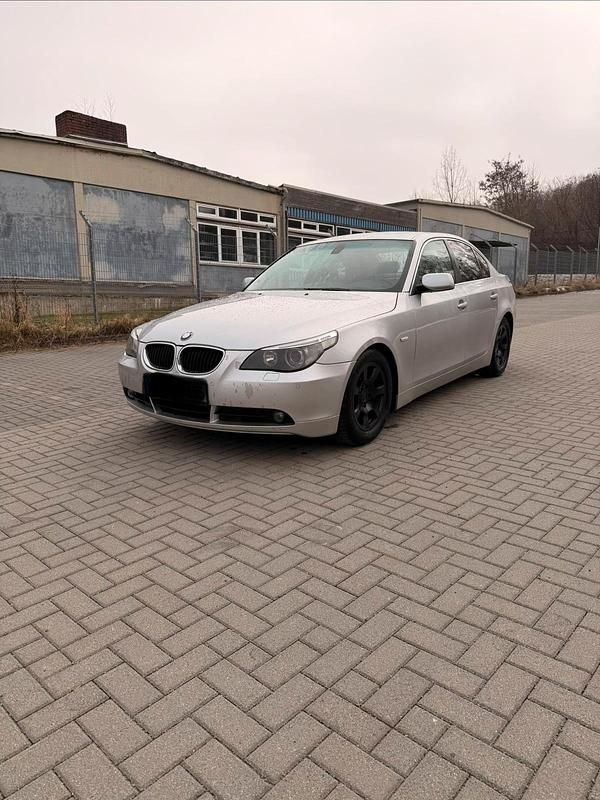 Gebraucht BMW 530 231 PS (169 kW) 2003 Silber Limousine