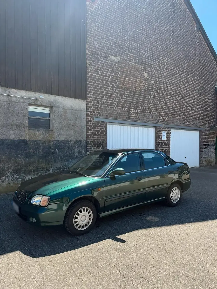 Gebraucht Suzuki Baleno 85 PS (62 kW) 2001 Grün Limousine