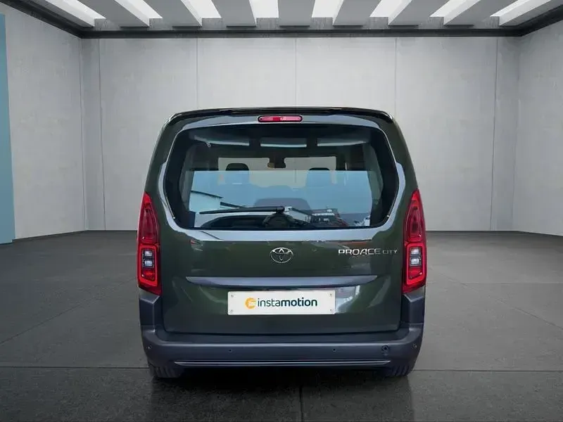 Neu Toyota Proace Verso City 110 PS (80 kW) 2026 Grün Kombi