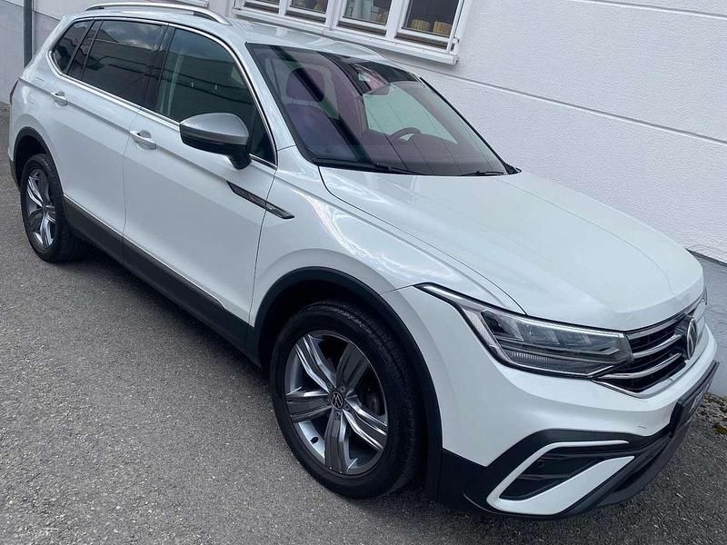 Oryxweiß perlmutteffekt Gebraucht 2022 VW Tiguan Allspace Life SUV | 27.950 € (Fairer Preis) - Bild 1/4
