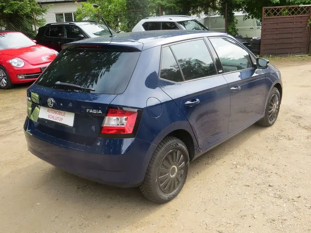 Gebraucht Skoda Fabia Joy 75 PS (55 kW) 2016 Blau Limousine