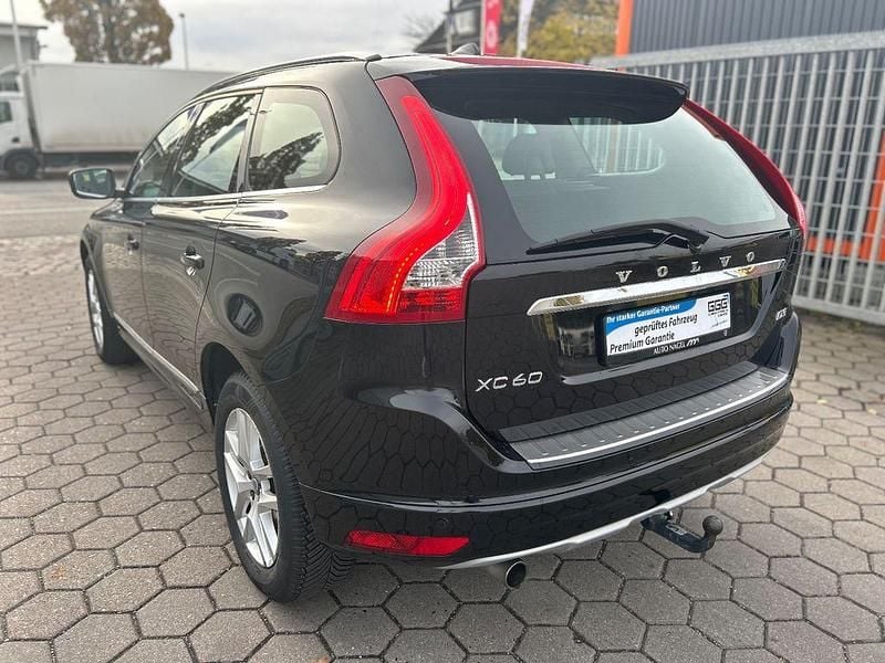 Gebraucht Volvo XC60 Summum 150 PS (110 kW) 2017 Schwarz SUV