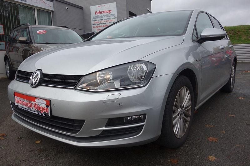 Silber Gebraucht 2015 VW Golf VII Cup Limousine | 7.890 € (Superpreis) - Bild 1/4