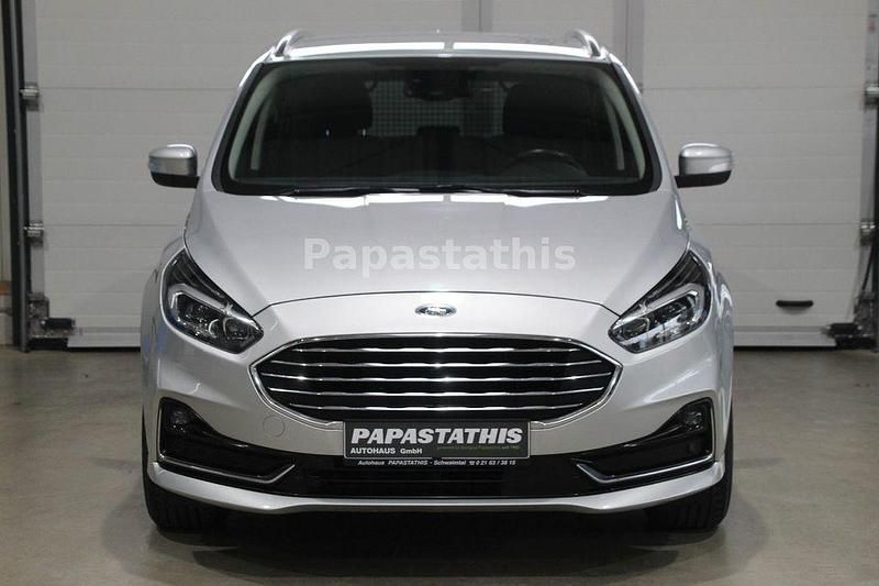 Gebraucht Ford S-MAX Titanium 190 PS (139 kW) 2022 Silber Van / Kleinbus