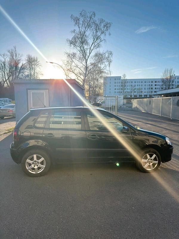 Second-hand VW Polo 60 CP (44 kW) 2007 Negru Hatchback