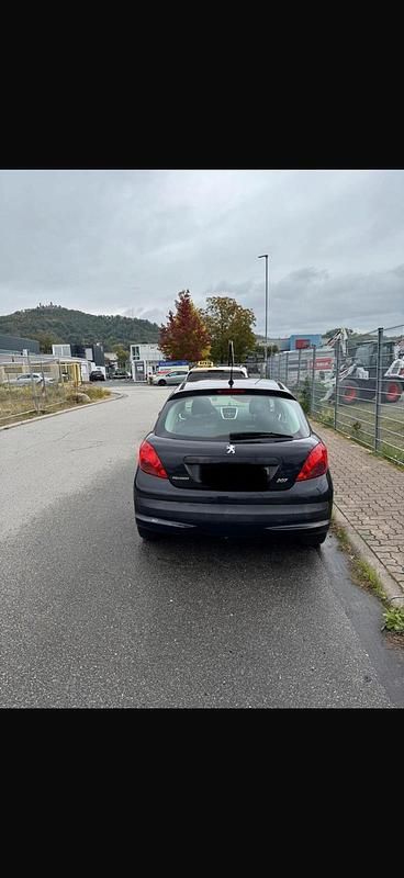 Gebraucht Peugeot 207 90 PS (66 kW) 2009 Schwarz Kleinwagen