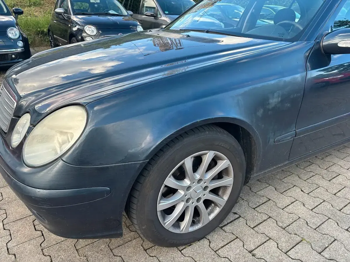 Gebraucht Mercedes E220 150 PS (110 kW) 2003 Blau Limousine