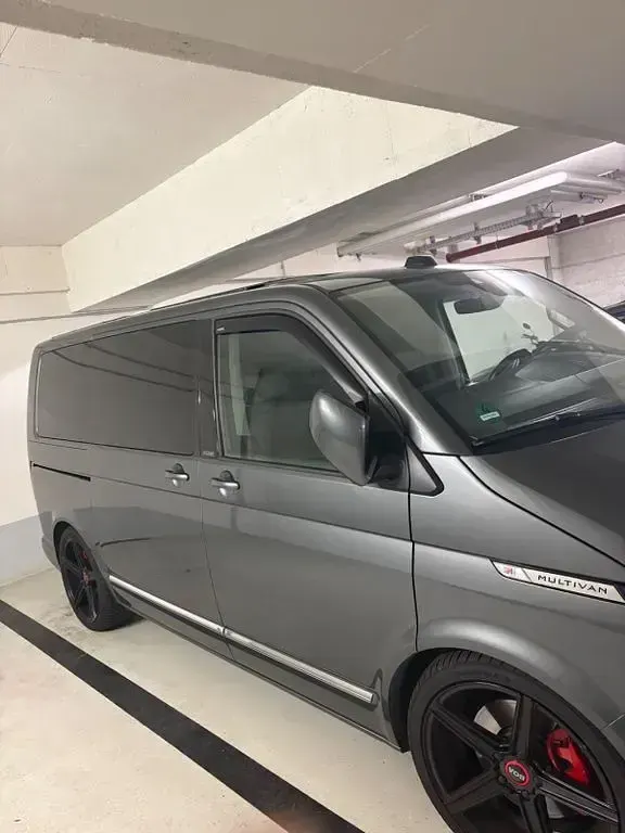 Gebraucht VW Multivan 199 PS (146 kW) 2020 Grau Van / Kleinbus