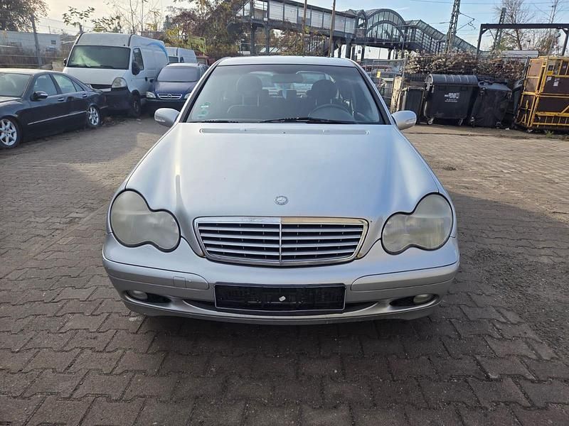 Gebraucht Mercedes C180 143 PS (105 kW) 2002 Silber Limousine