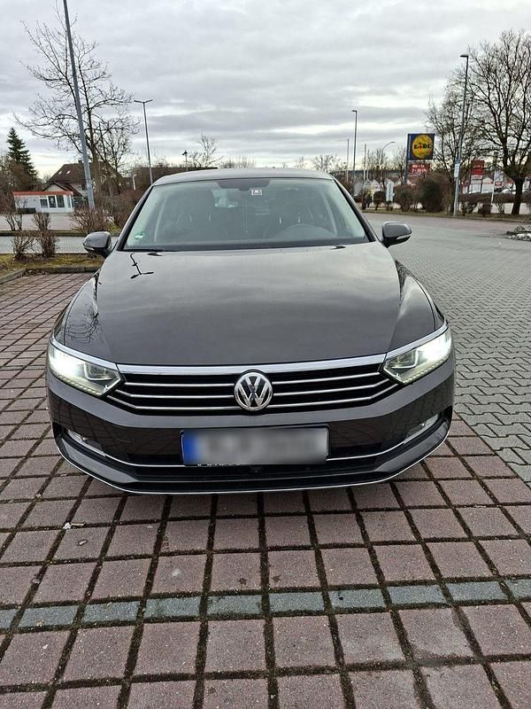 Gebraucht VW Passat Highline 150 PS (110 kW) 2016 Braun Limousine