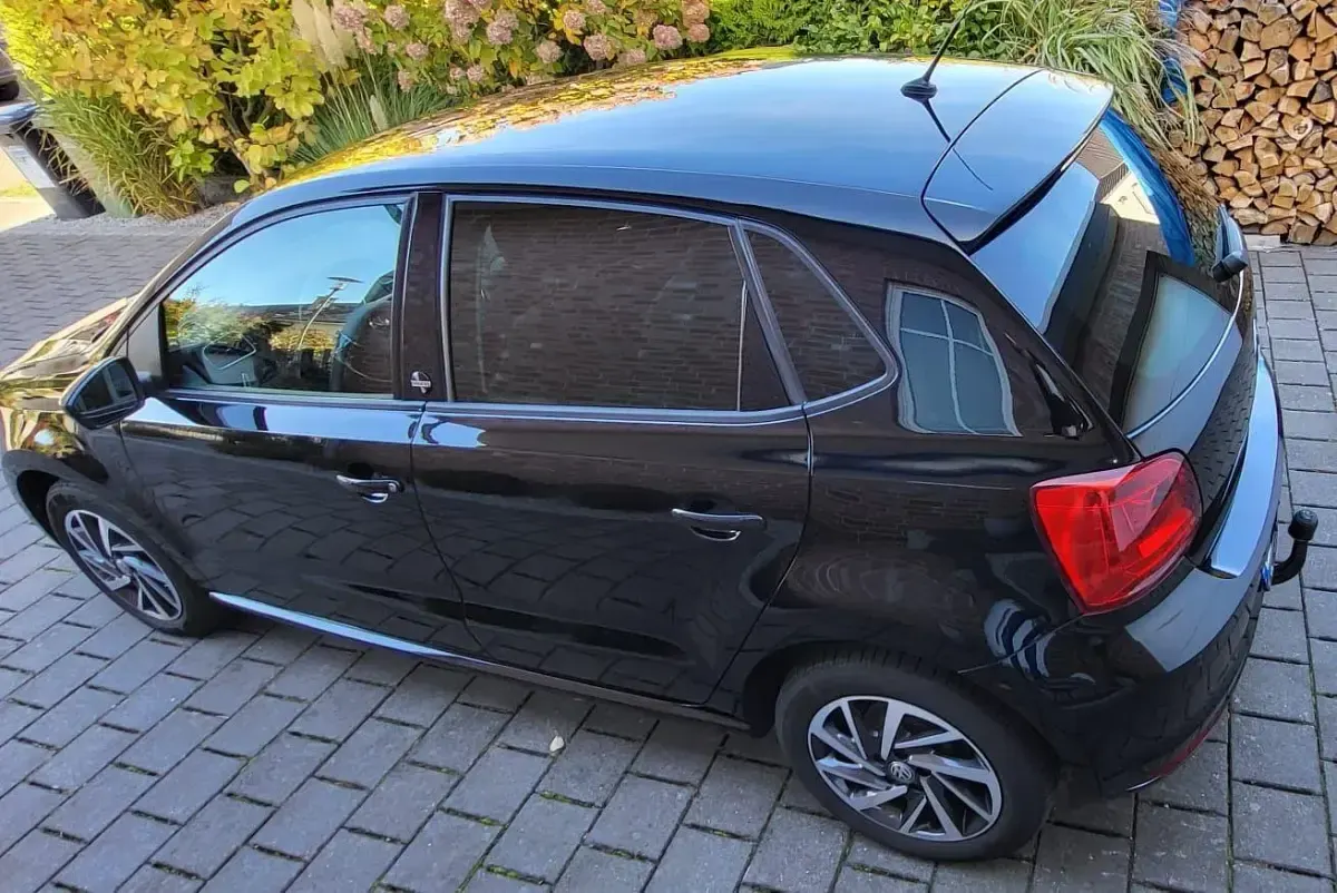 Gebraucht VW Polo Sound 75 PS (55 kW) 2017 Schwarz Kleinwagen