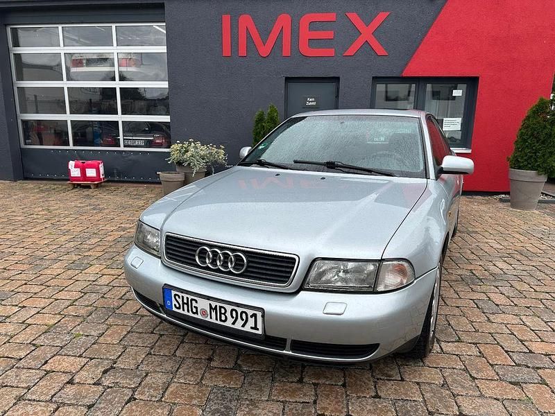 Silber Gebraucht 1998 Audi A4 Limousine | 599 € (Superpreis) - Bild 1/4