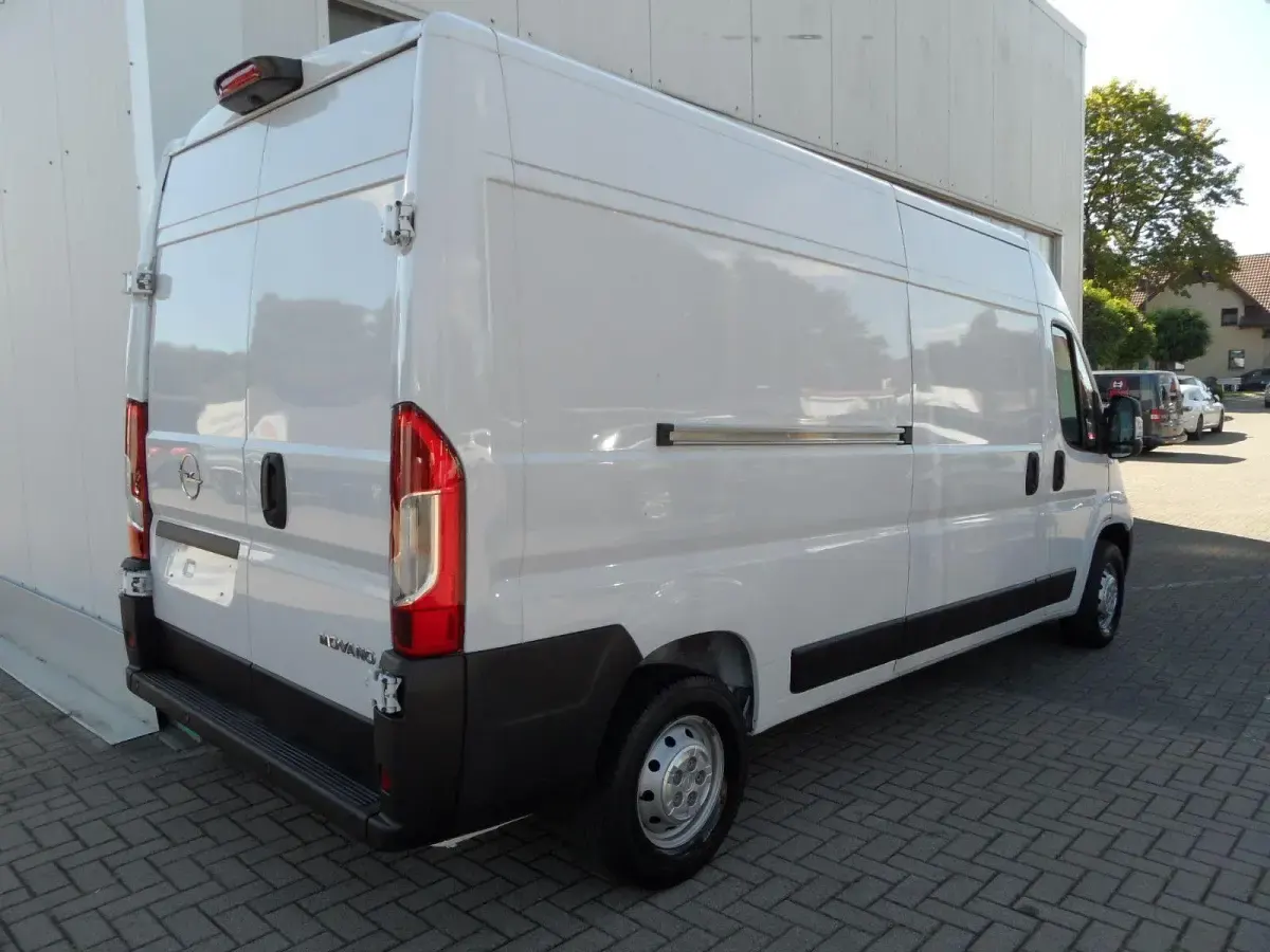 Gebraucht Opel Movano Edition 140 PS (102 kW) 2024 Weiß Van