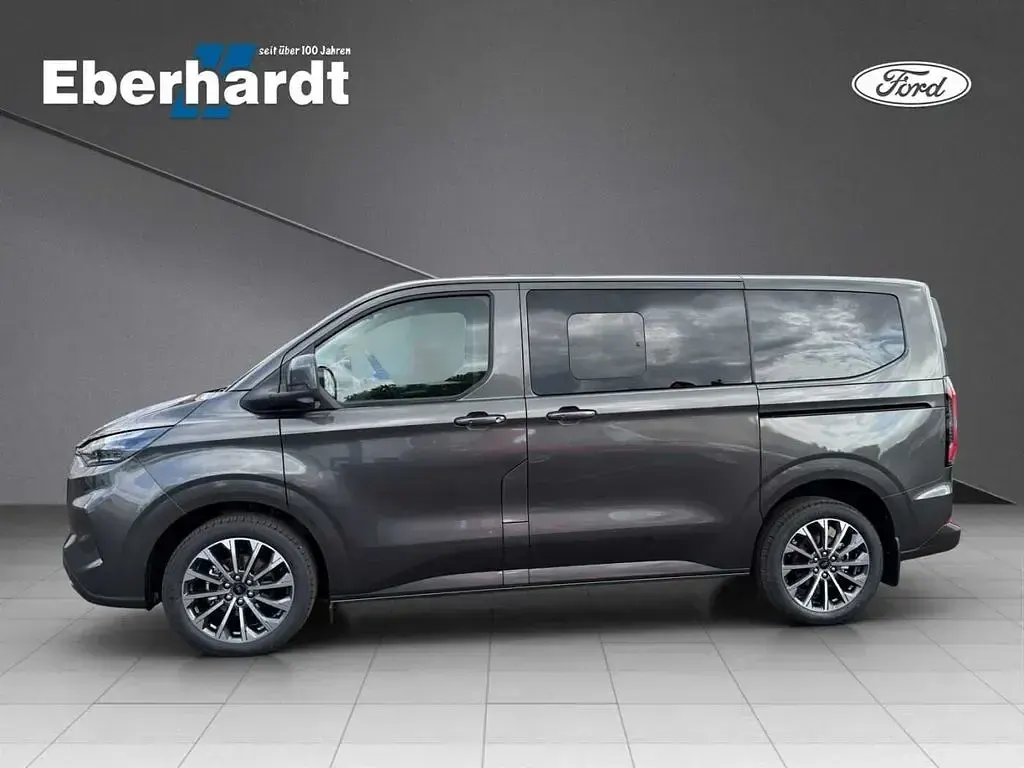 Neu Ford Tourneo Titanium X 170 PS (125 kW) 2026 Magneticgrau (metallic) Van / Kleinbus