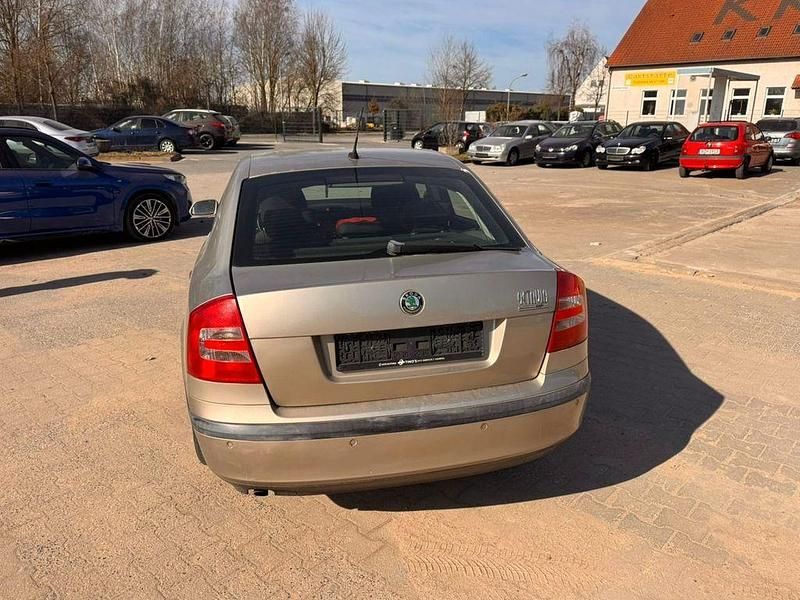 Gebraucht Skoda Octavia Ambiente 102 PS (75 kW) 2004 Beige Limousine