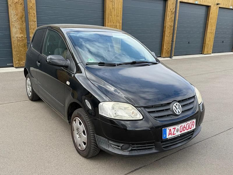 Gebraucht VW Fox 60 PS (44 kW) 2007 Schwarz Kleinwagen