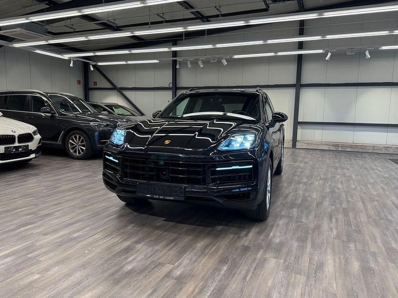 Gebraucht Porsche Cayenne 354 PS (260 kW) 2024 Chromitschwarzmetallic SUV