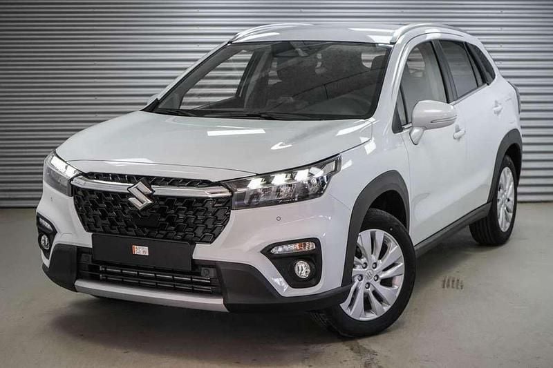 Cool white metallic (znl) Neu 2025 Suzuki SX4 S-Cross GL SUV | 23.690 € - Bild 1/4