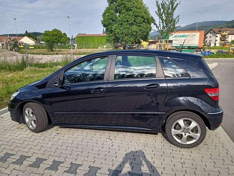 Gebraucht Mercedes 200 190 PS (139 kW) 2010
