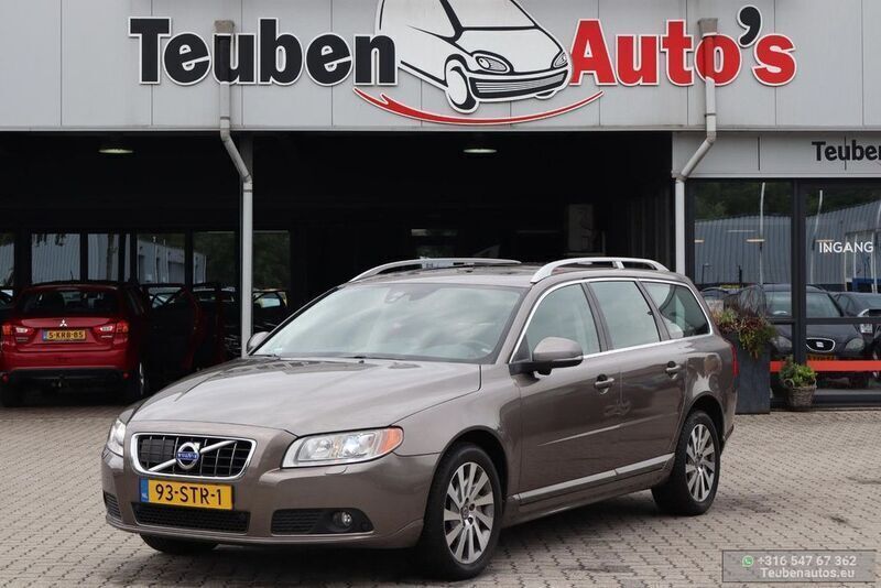 Grau Gebraucht 2011 Volvo V70 Kombi | 6.985 € (Guter Preis) - Bild 1/4