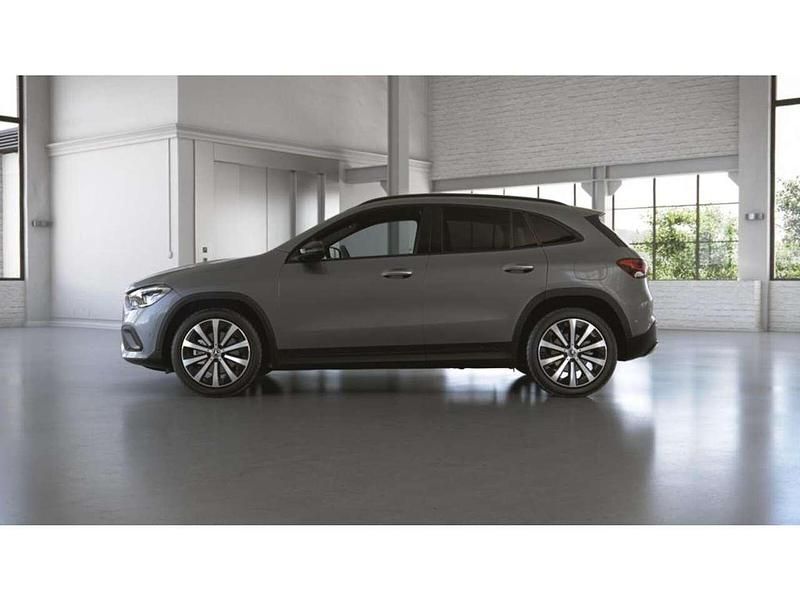 Gebraucht Mercedes GLA200 Progressive 150 PS (110 kW) 2022 Metalliclack mountaingrau SUV
