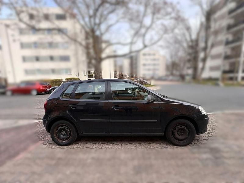 Używany VW Polo Trendline 54 KM (39 kW) 2005 Czarny Hatchback