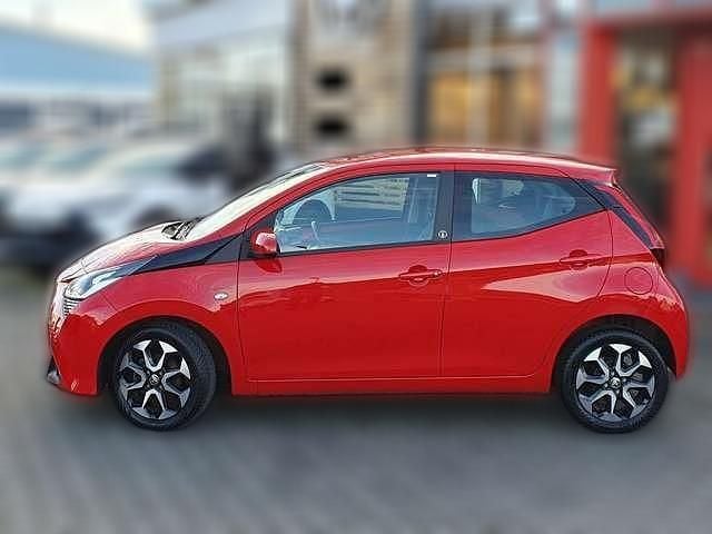 Gebraucht Toyota Aygo X X-play 72 PS (52 kW) 2021 Rot SUV