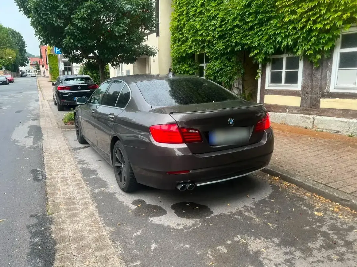 Gebraucht BMW 520 184 PS (135 kW) 2012 Braun Limousine