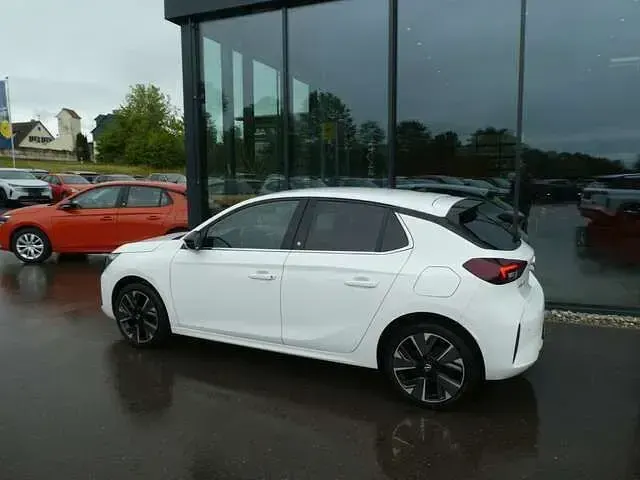 Gebraucht Opel Corsa-e Ultimate 100 kW (136 PS) 2021 Weiß Kleinwagen