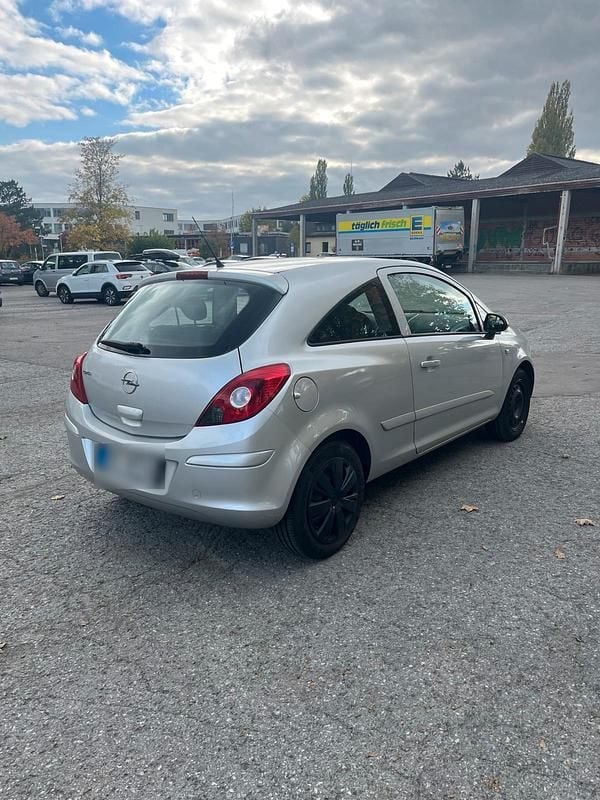 Second-hand Opel Corsa 60 CP (44 kW) 2006 Argintiu Hatchback