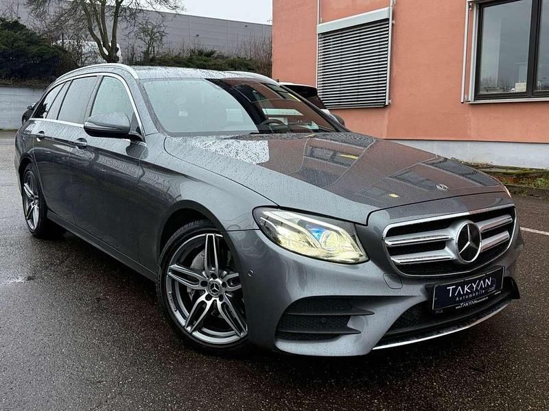 Grau Gebraucht 2018 Mercedes E220 AMG line Kombi | 21.990 € (Guter Preis) - Bild 1/4