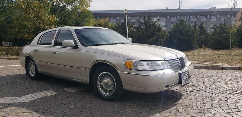 Gebraucht Lincoln Town Car 253 PS (186 kW) 2000 Beige Limousine