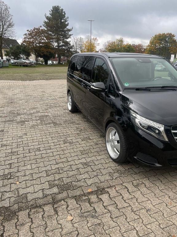 Gebraucht Mercedes V220 163 PS (119 kW) 2017 Schwarz Van / Kleinbus