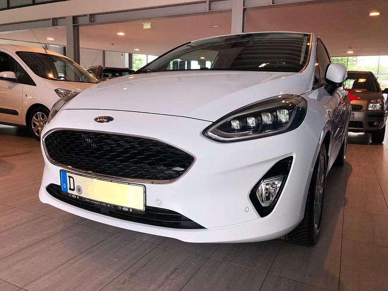 Gebraucht Ford Fiesta Cool & Connect 101 PS (74 kW) 2018 Weiß Kleinwagen