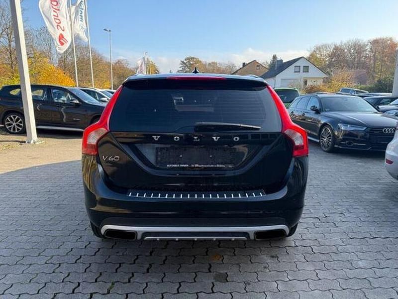 Gebraucht Volvo V60 CC Summum 190 PS (139 kW) 2016 Schwarz Kombi
