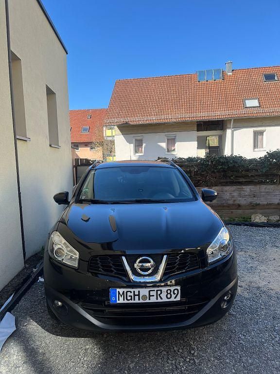 Schwarz Gebraucht 2014 Nissan Qashqai +2 360º SUV | 8.000 € (Fairer Preis) - Bild 1/4