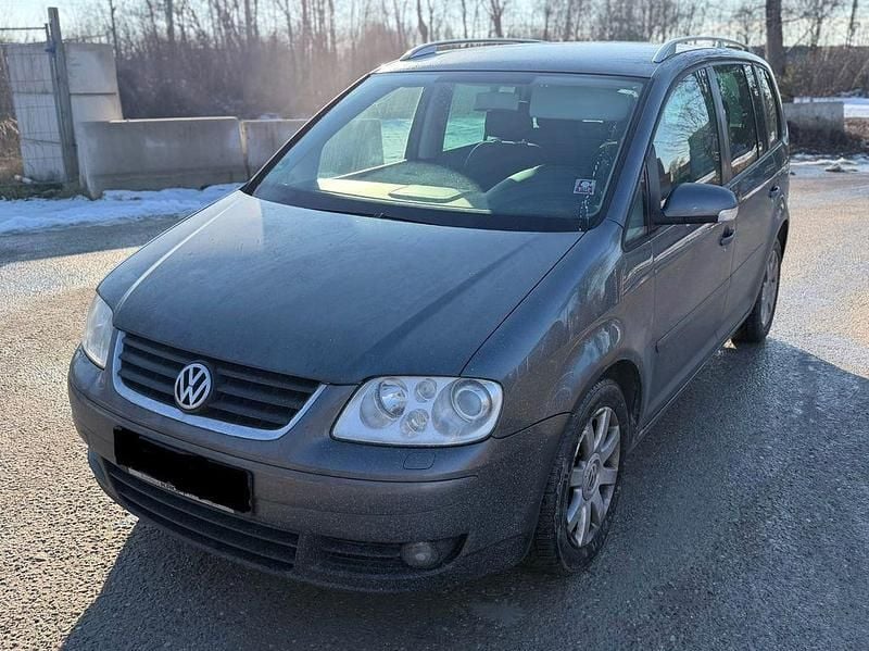 Grau Gebraucht 2004 VW Touran Highline Van / Kleinbus | 1.980 € (Superpreis) - Bild 1/4