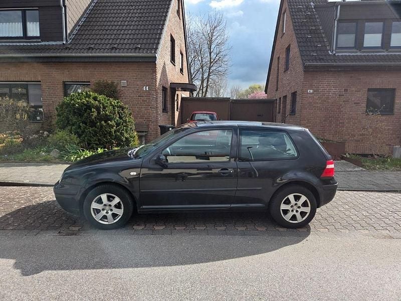 Gebraucht VW Golf IV Basis 75 PS (55 kW) 2002 Schwarz Limousine