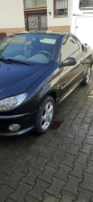 Gebraucht Peugeot 206 CC 109 PS (80 kW) 2005 Schwarz Cabrio