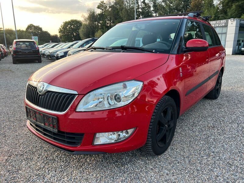 Rot Gebraucht 2013 Skoda Fabia Ambition Kombi | 1.950 € (Guter Preis) - Bild 1/4