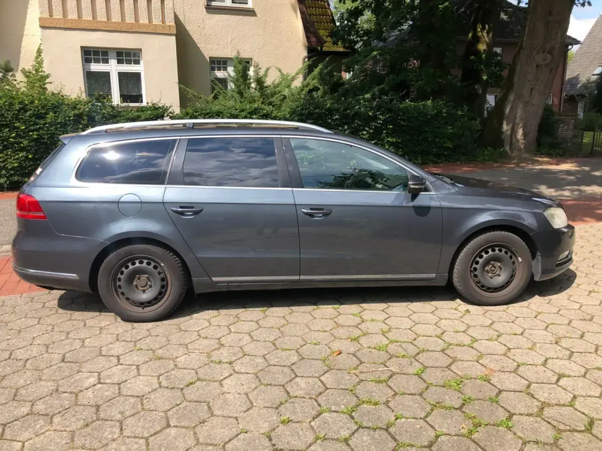 Gebraucht VW Passat 140 PS (102 kW) 2011 Grau Kombi