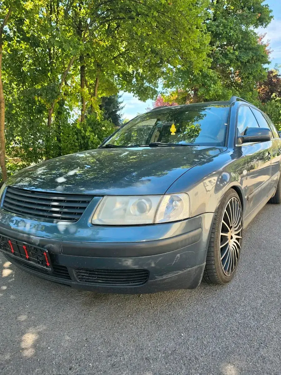 Gebraucht VW Passat R 150 PS (110 kW) 1999 Blau Kombi
