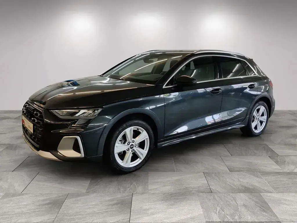 Gebraucht Audi A3 Ambiente 150 PS (110 kW) 2025 Manhattangrau metallic Limousine
